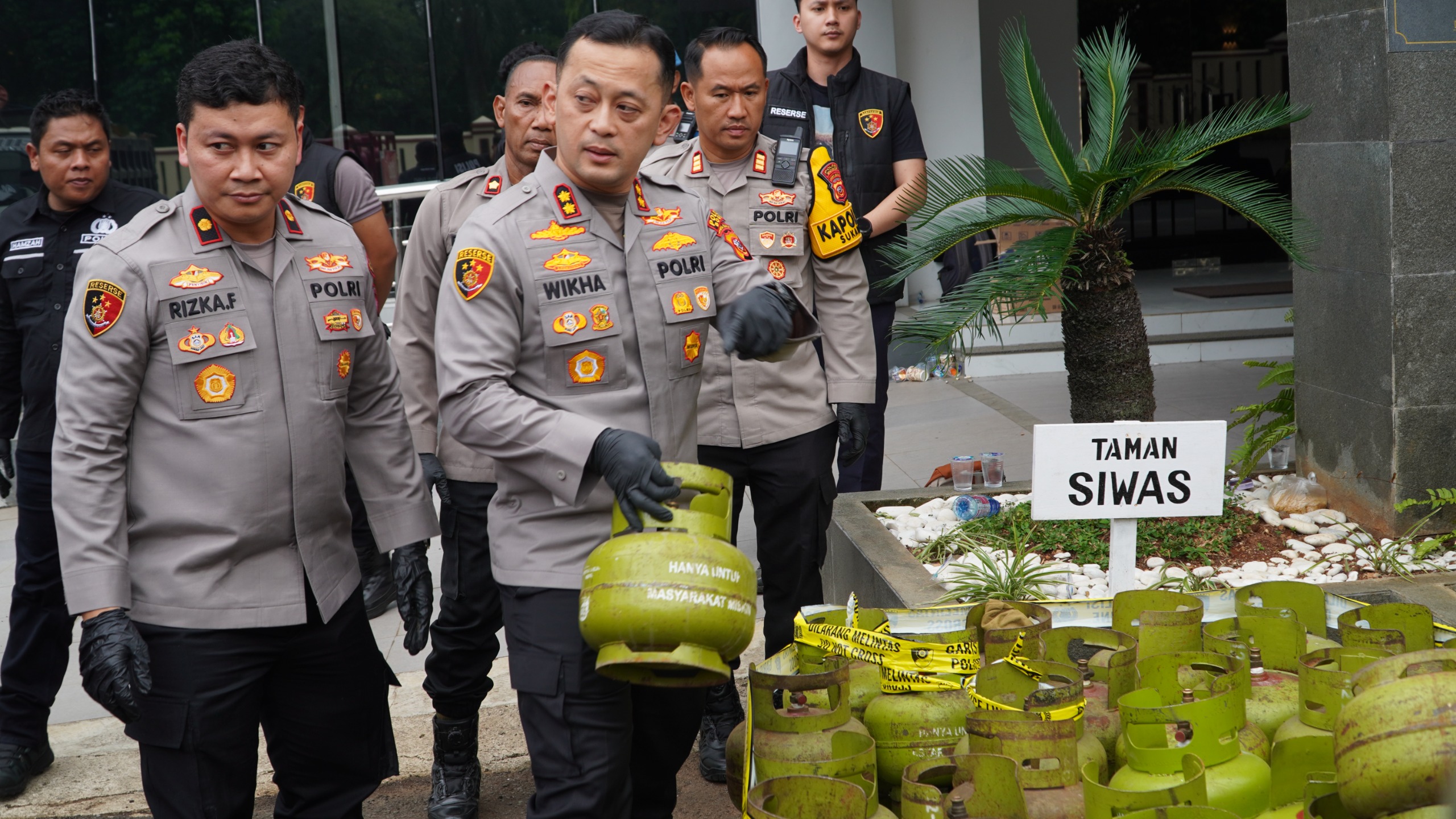 a5e1c5c0-c50a-409c-b0d7-7b1913010201